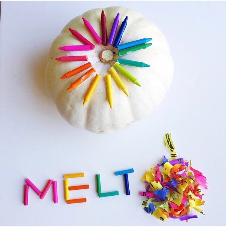 Melted Crayon Pumpkin Decorating Idea