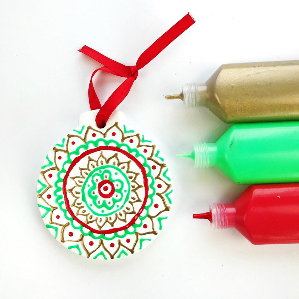 DIY Christmas Ornaments Craft using Puffy Paint