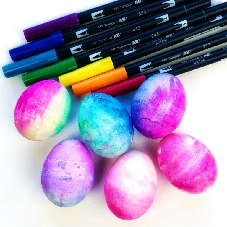 How to Tie Dye Easter Eggs with Brush Pens