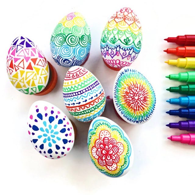 Doodle Easter eggs 