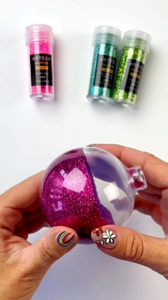 Glitter ornament DIY 