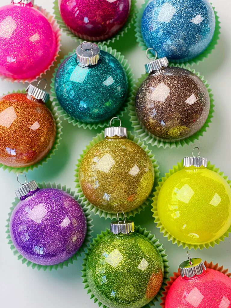 How to make glitter ornaments