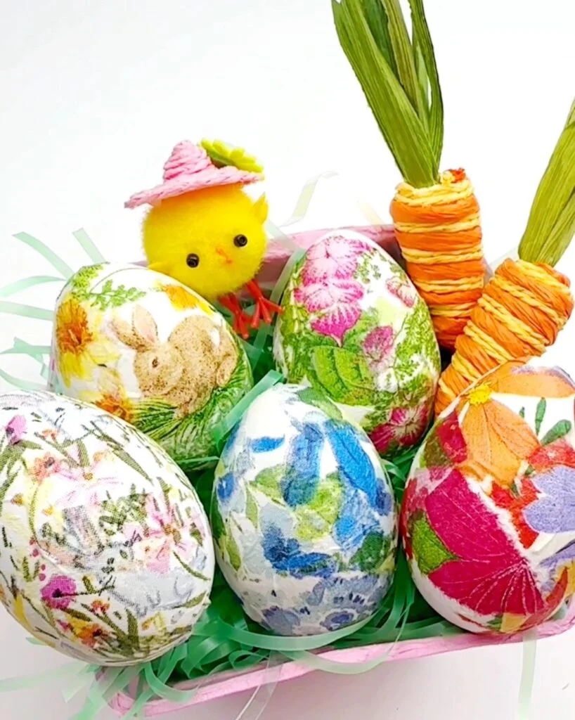 How to decoupage Easter eggs