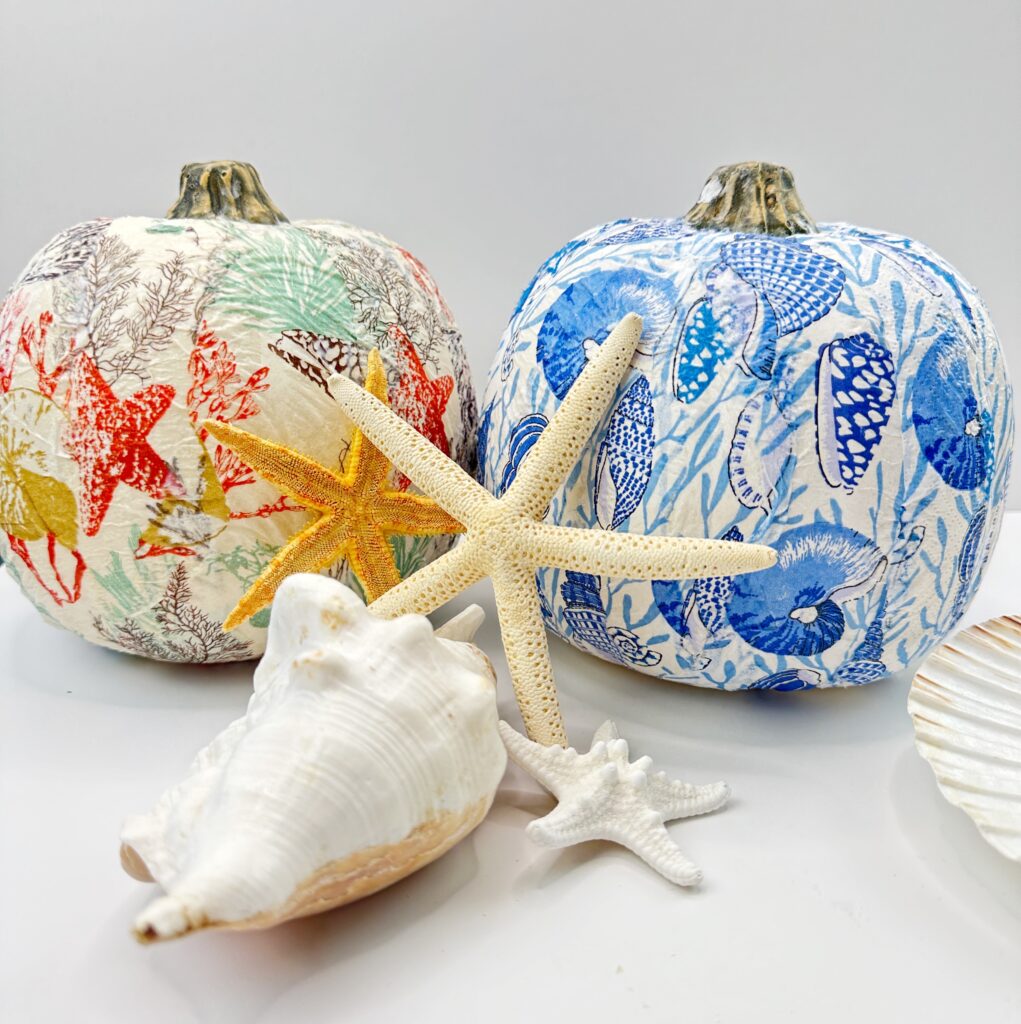 How to decoupage pumpkins with napkins