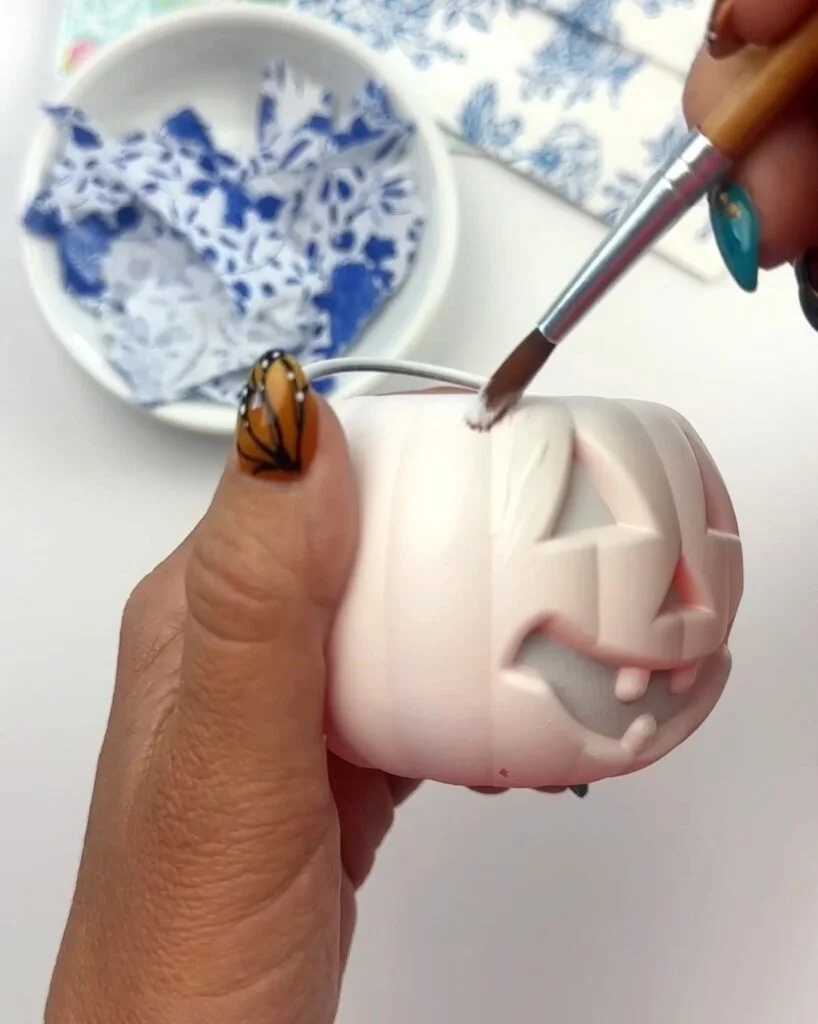 adding mod dodge for decoupage napkins