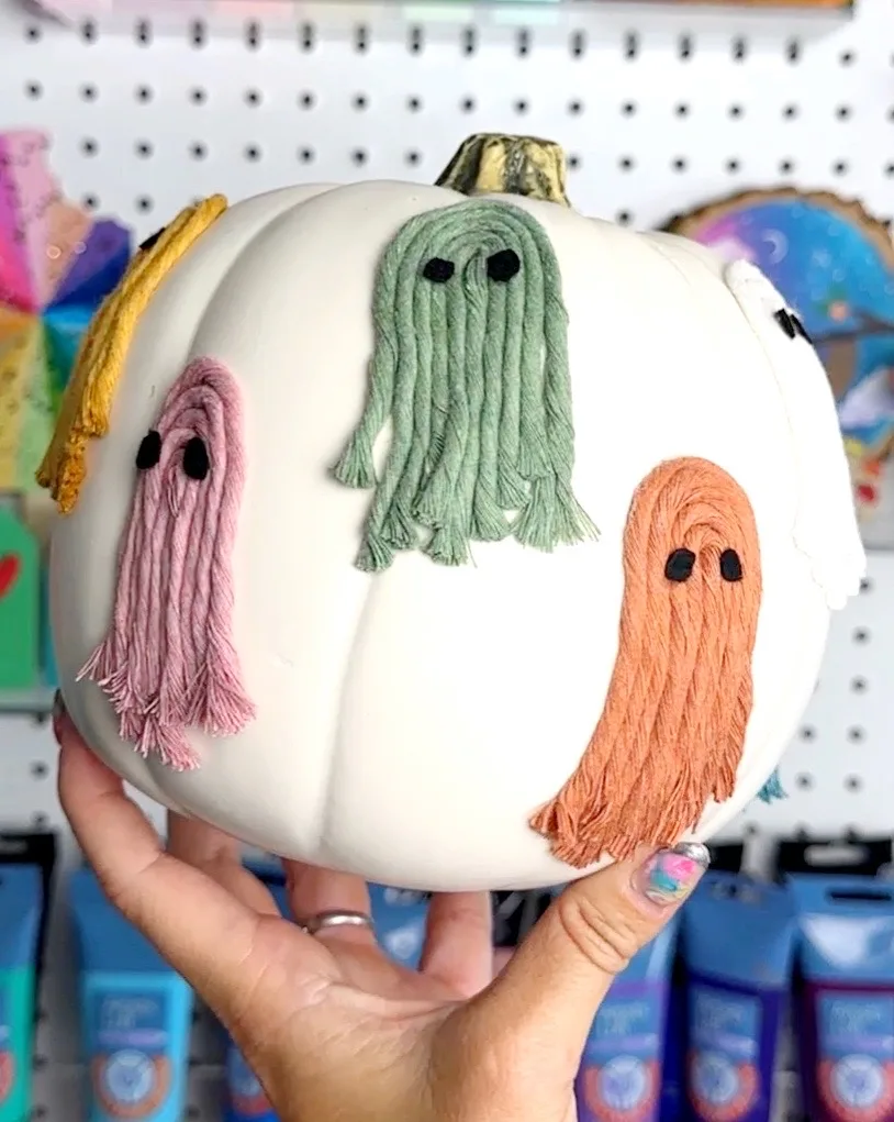 Yarn ghost pumpkin